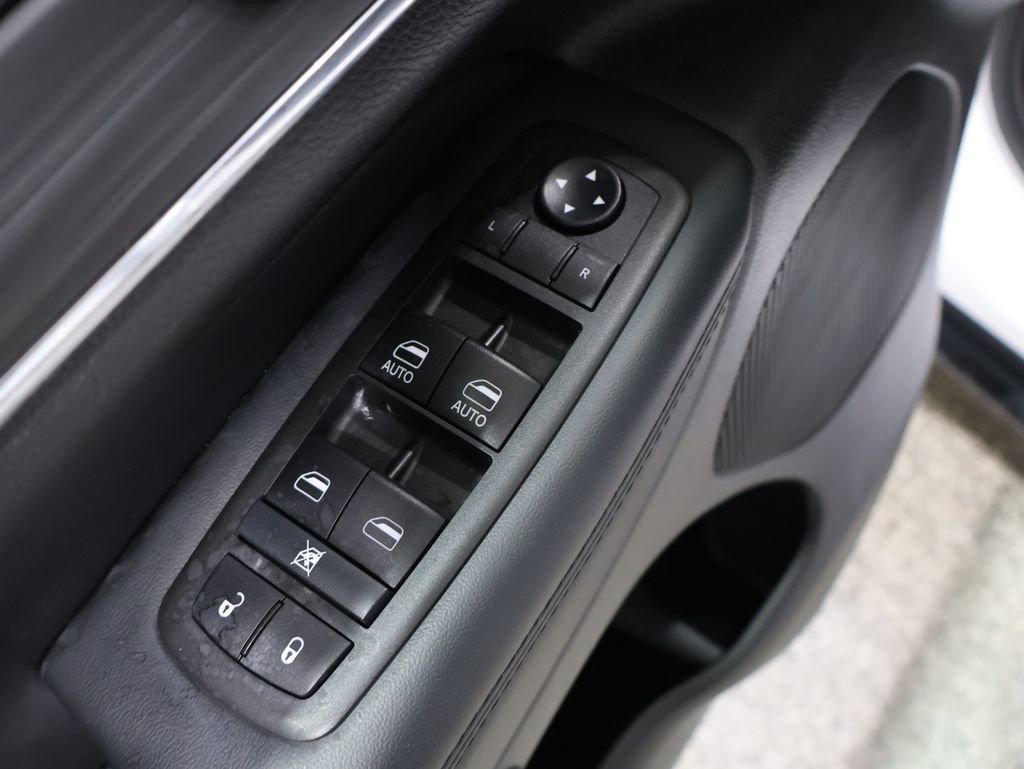 Certified 2021 Jeep Grand Cherokee Limited w/ Trailer Tow Group IV image 17