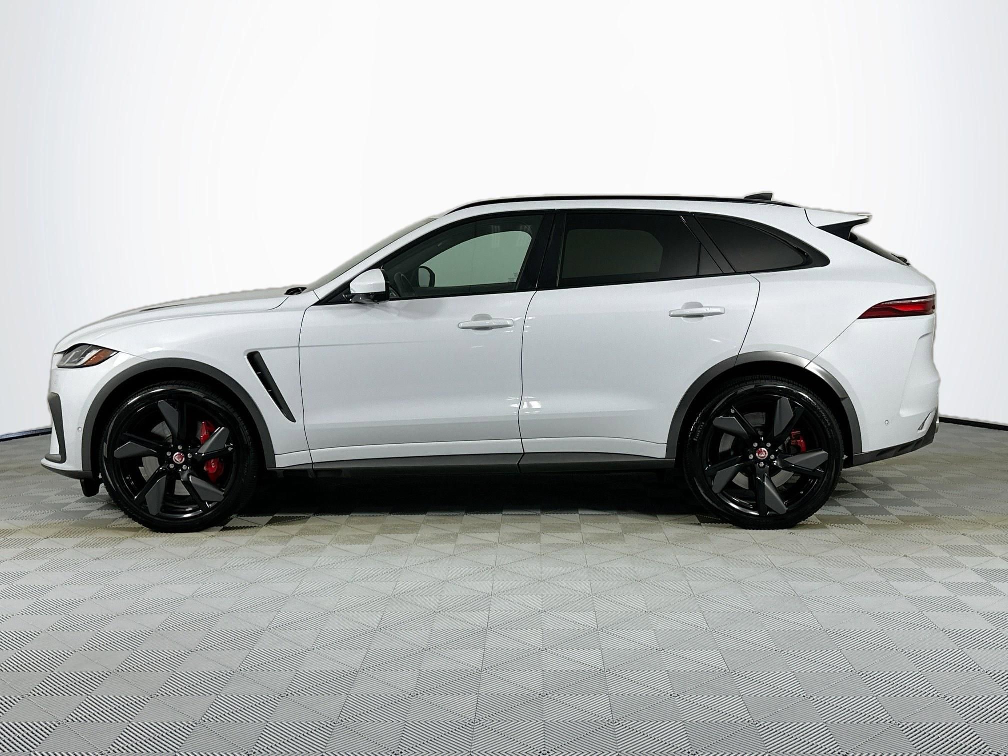 Certified 2021 Jaguar F-PACE SVR AWD/4WD image 8