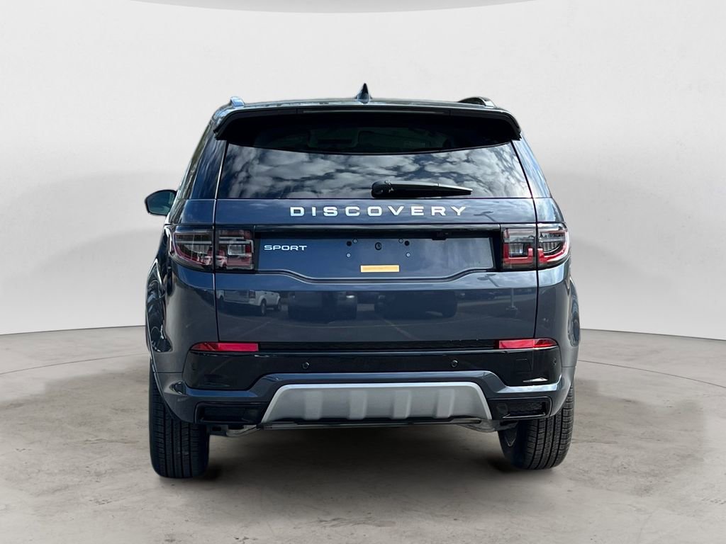 New 2025 Land Rover Discovery Sport S image 4