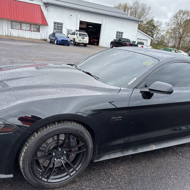 Used 2019 Ford Mustang GT Premium w/ GT Performance Package RWD image 5