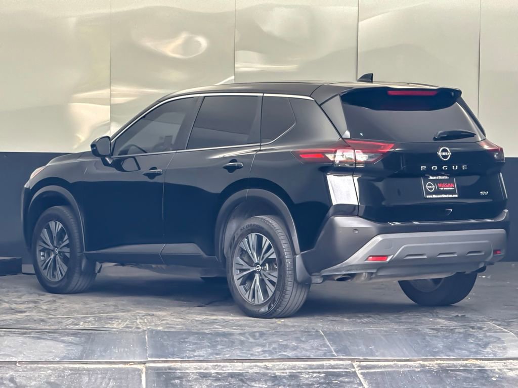 Used 2023 Nissan Rogue SV image 5