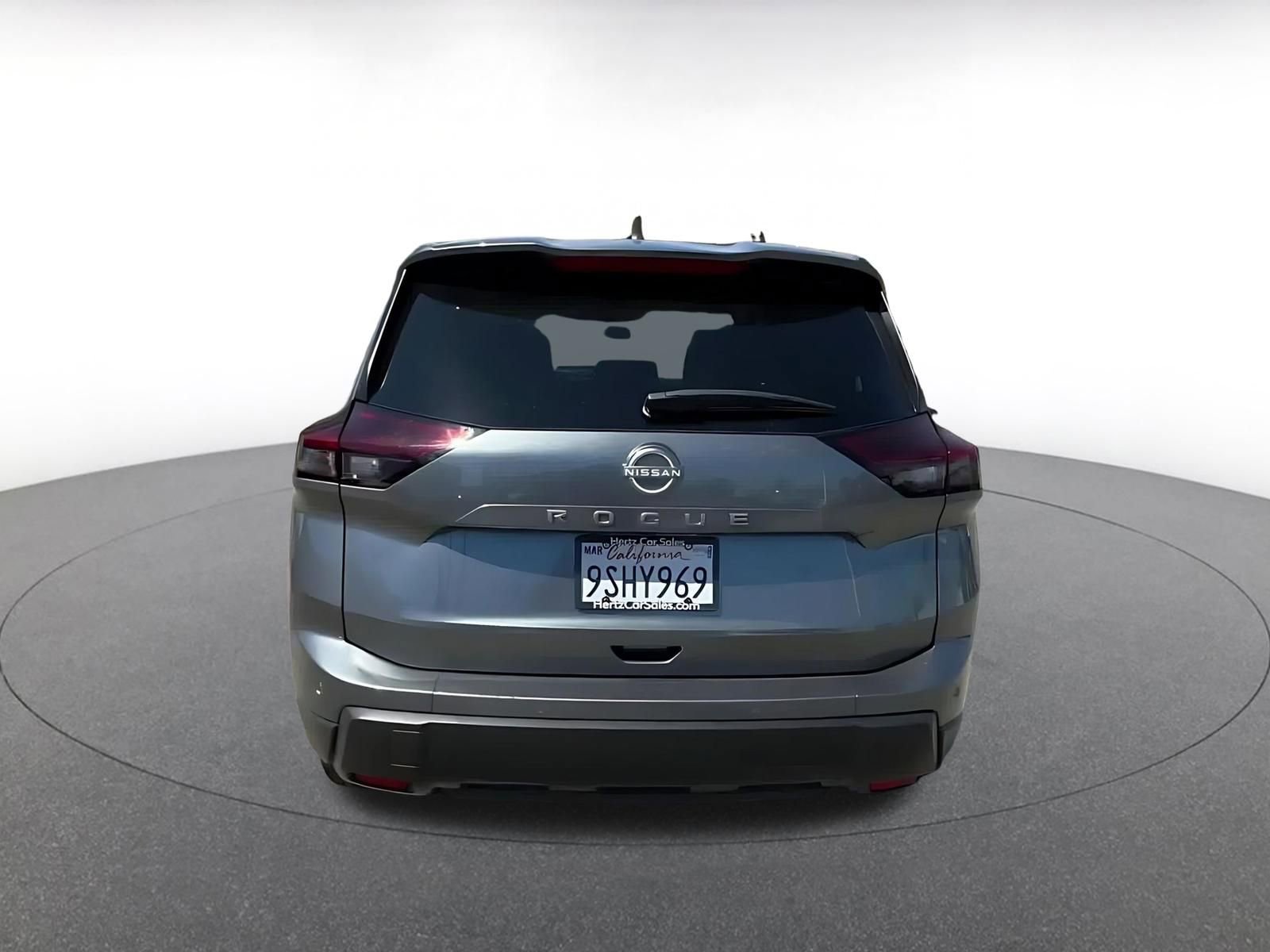 Used 2025 Nissan Rogue SV FWD image 12