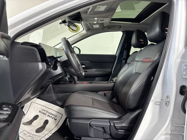 Used 2025 Nissan Kicks SR w/ SR Premium Package AWD/4WD image 22