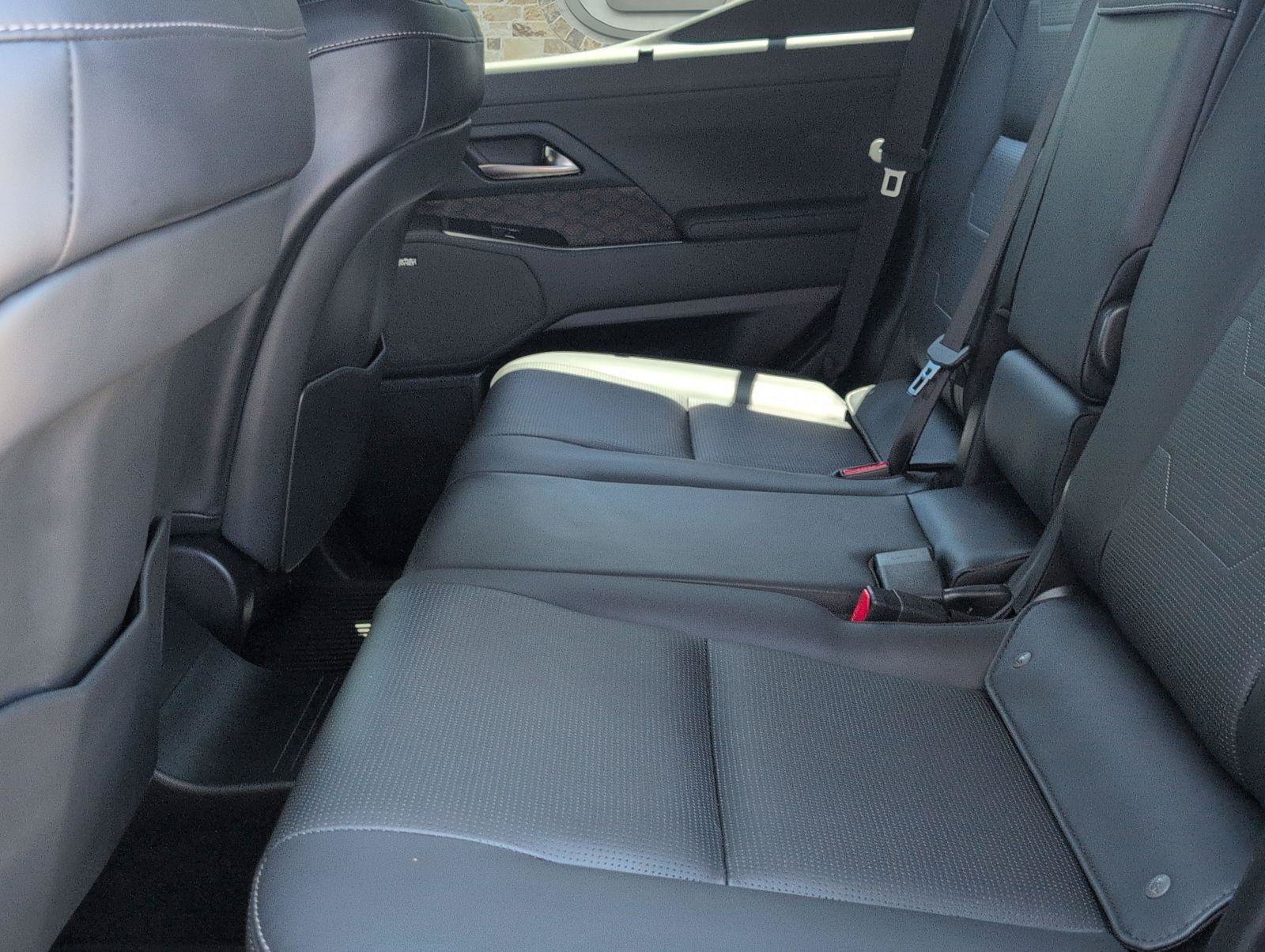 Certified 2025 Lexus GX 550 w/ Cold Area Package AWD/4WD image 14