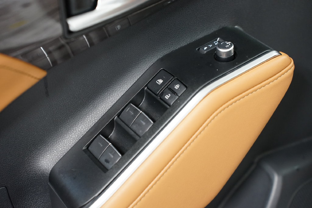 New 2026 Toyota Highlander Platinum AWD/4WD image 34