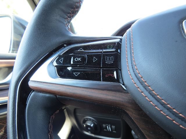 Used 2022 Jeep Grand Cherokee Summit w/ Luxury Tech Group V AWD/4WD image 18