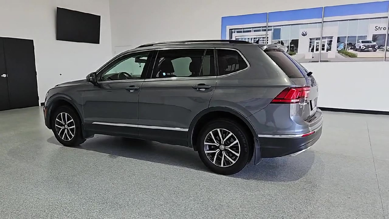 Certified 2020 Volkswagen Tiguan SE FWD image 6