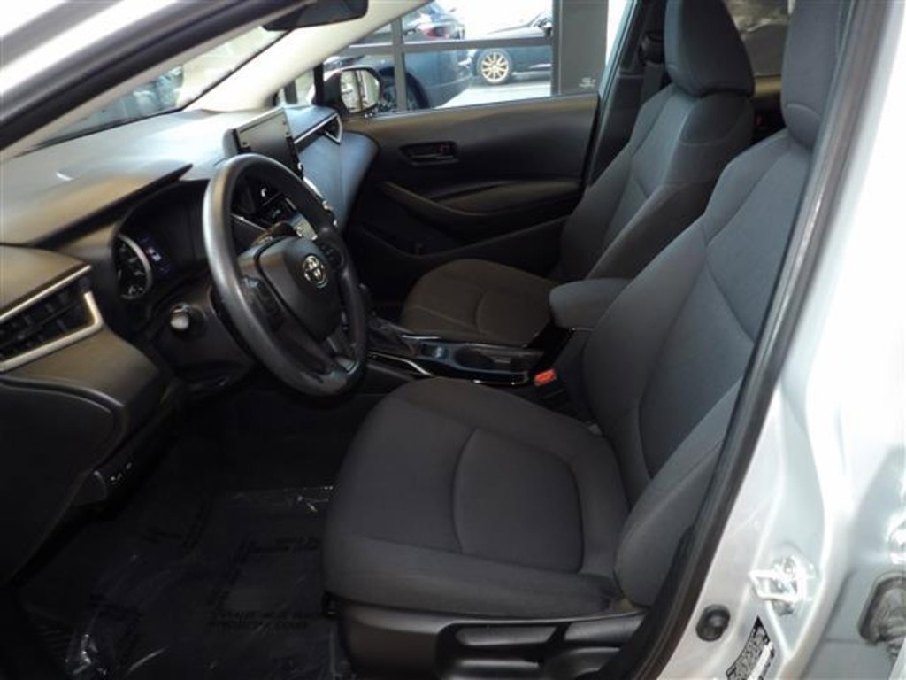 Used 2022 Toyota Corolla LE image 25