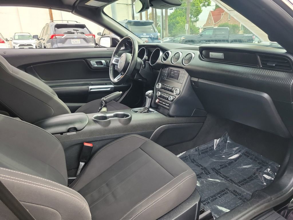 Used 2022 Ford Mustang Convertible image 12