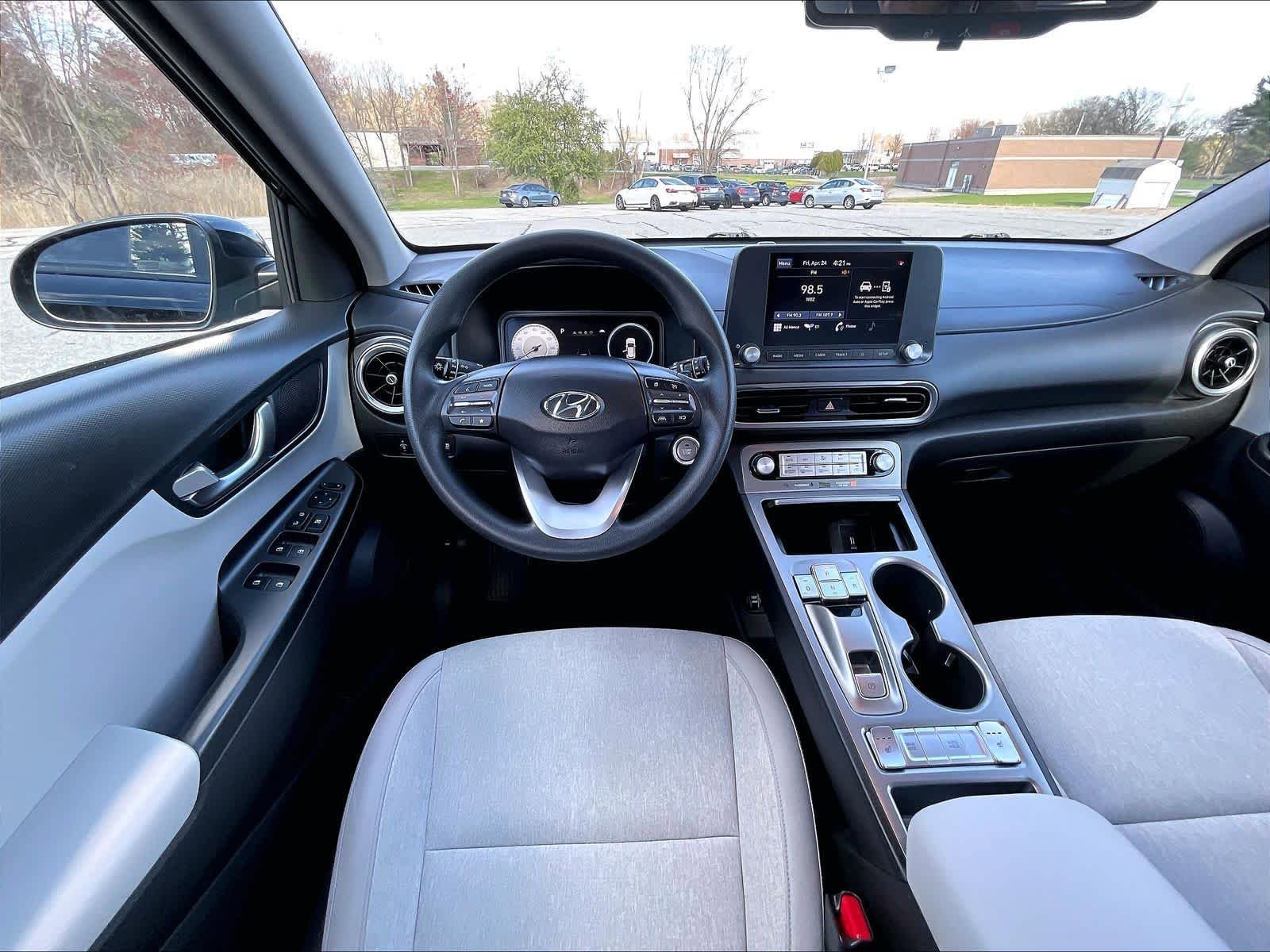 Used 2023 Hyundai Kona SE w/ Cargo Package FWD image 17