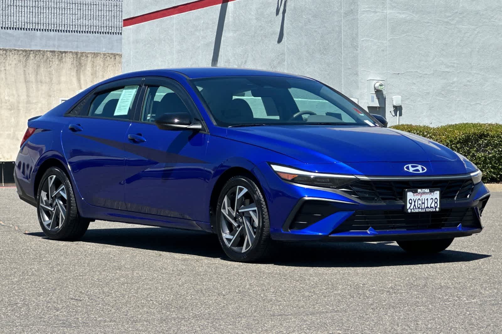 Used 2025 Hyundai Elantra Sport FWD image 5