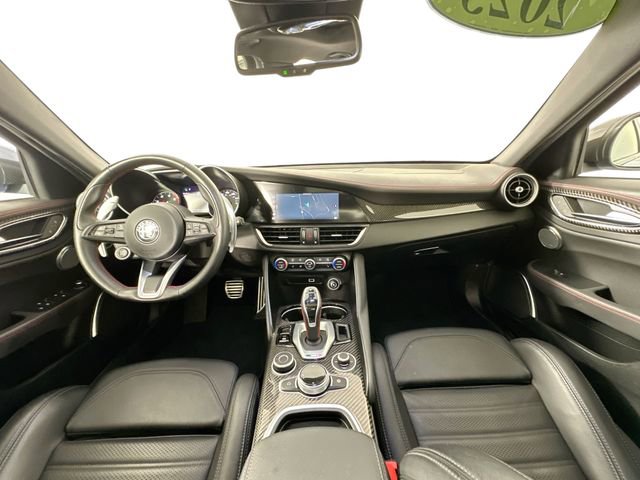 Used 2023 Alfa Romeo Giulia Estrema AWD/4WD image 33