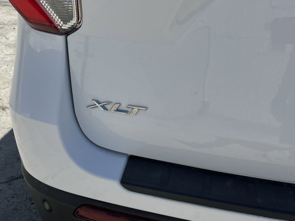 Used 2020 Ford Explorer XLT image 30