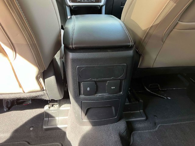 Used 2024 Ford Explorer XLT w/ Equipment Group 202A RWD image 16