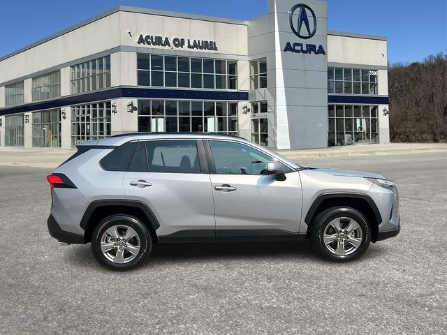 Used 2025 Toyota RAV4 XLE AWD/4WD image 7