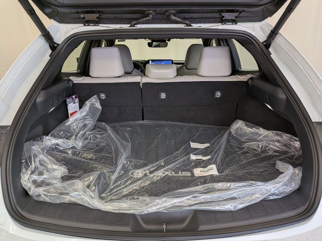 New 2026 Lexus UX 300h AWD image 33