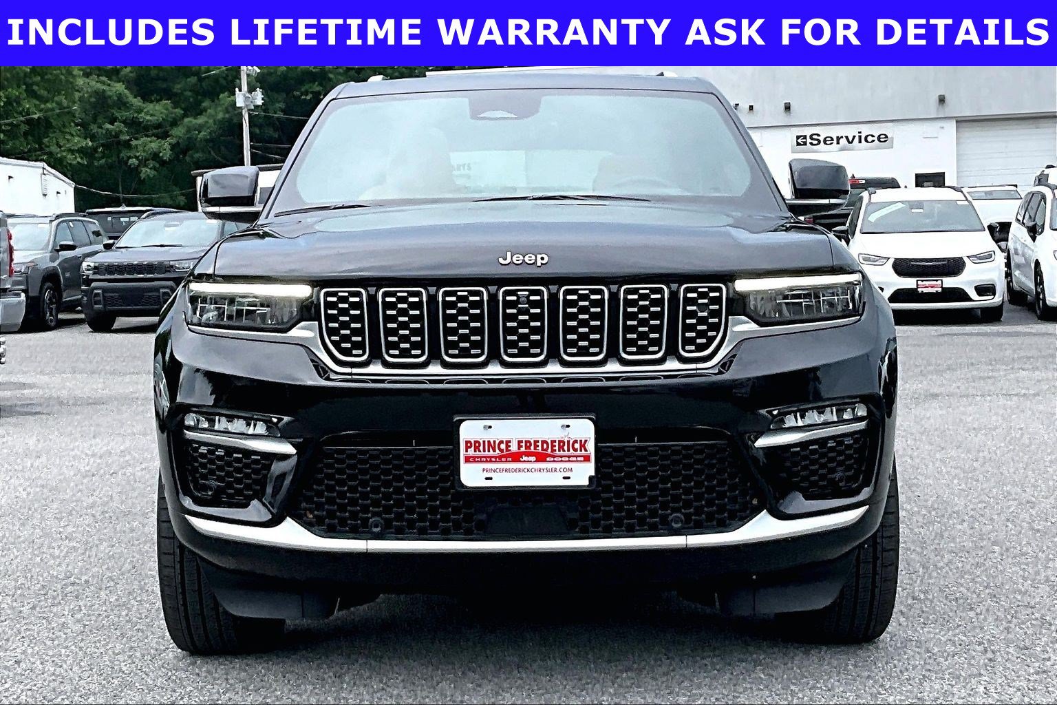 Used 2022 Jeep Grand Cherokee Summit AWD/4WD image 2