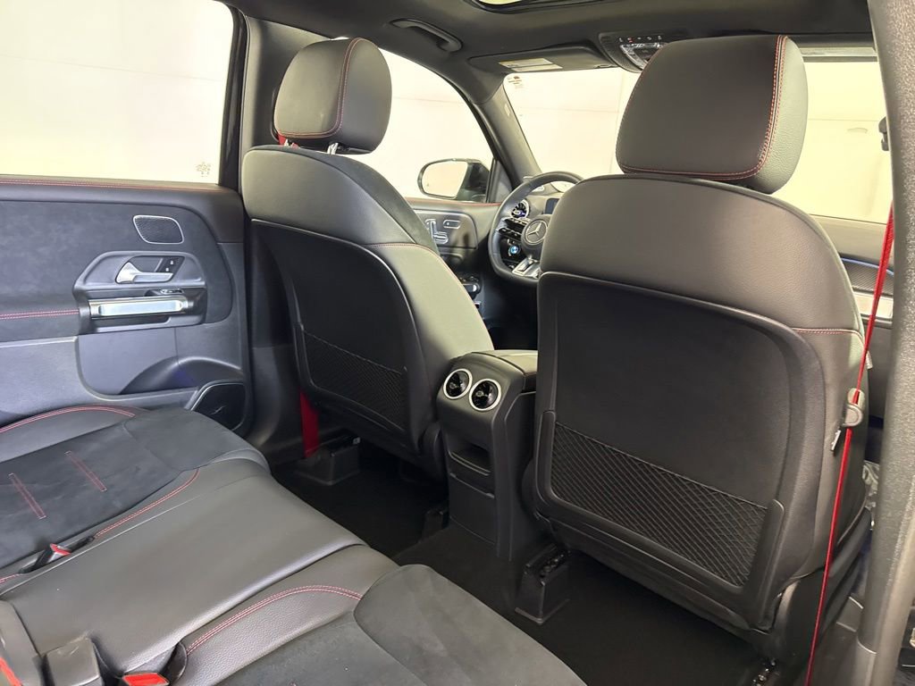 Used 2025 Mercedes-Benz GLB 35 AMG 4MATIC image 18