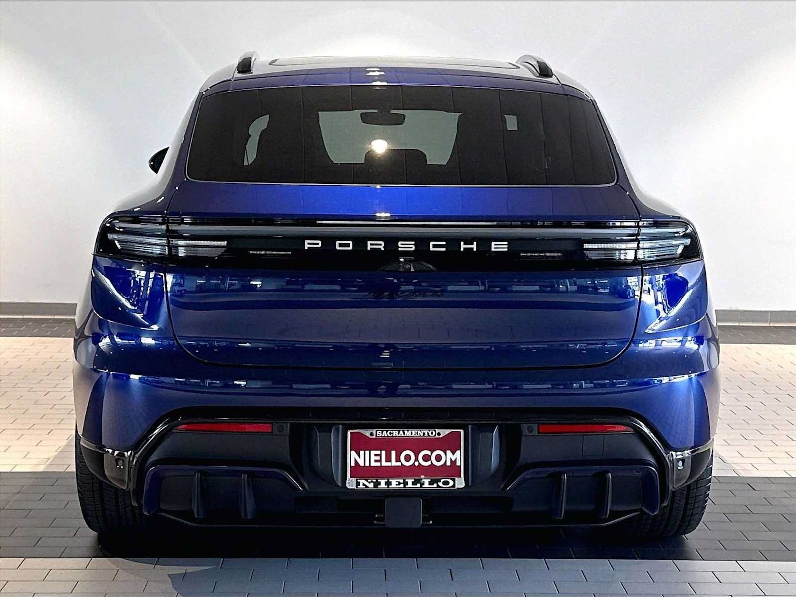 New 2026 Porsche Macan 4 Electric AWD/4WD image 6