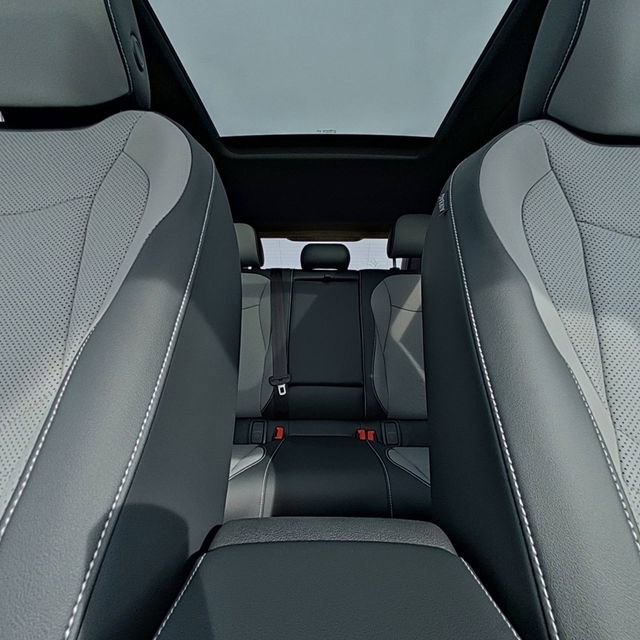 New 2026 Volkswagen Tiguan SE R-Line FWD image 27