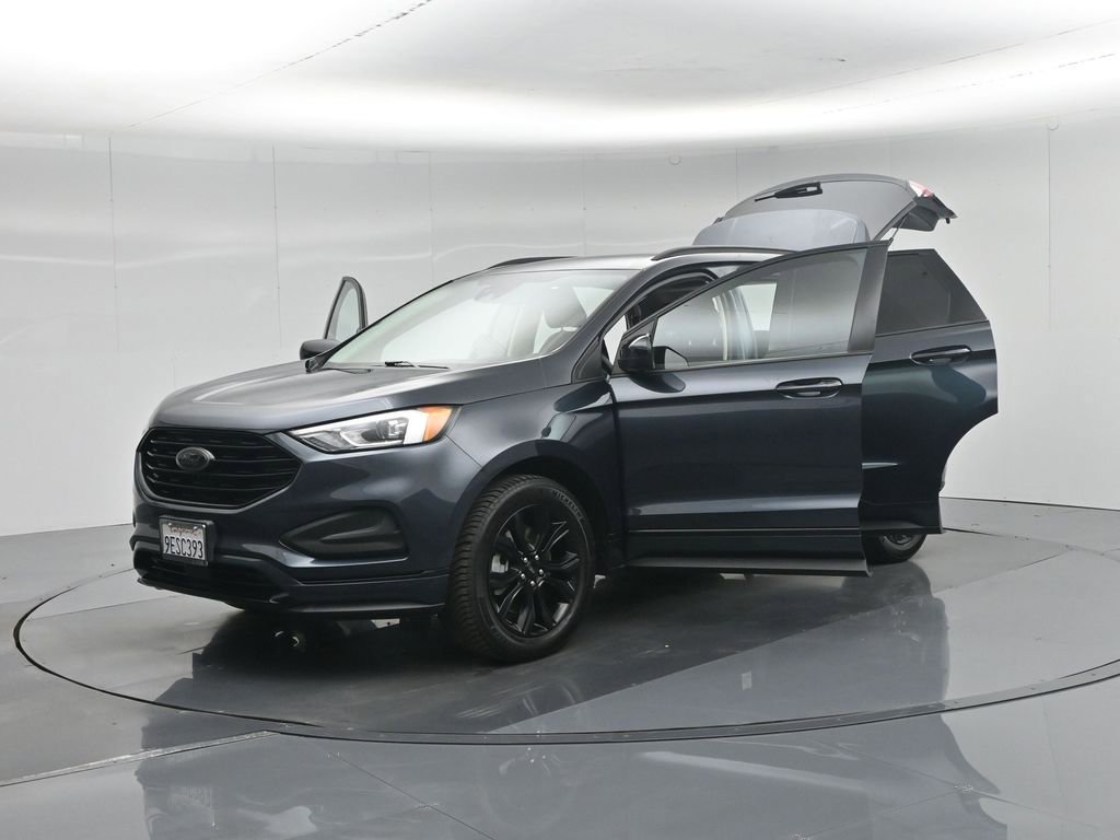 Certified 2022 Ford Edge SE w/ Black Appearance Package image 34