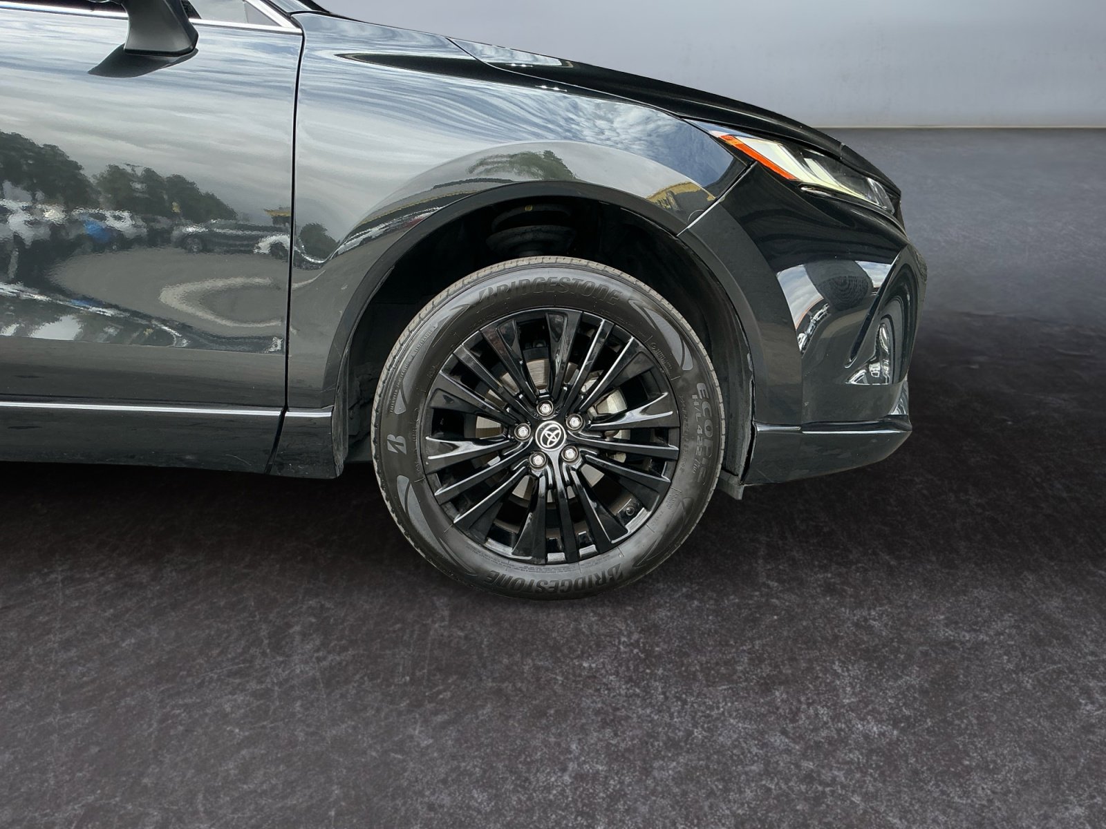 Used 2023 Toyota Venza Nightshade AWD/4WD image 14