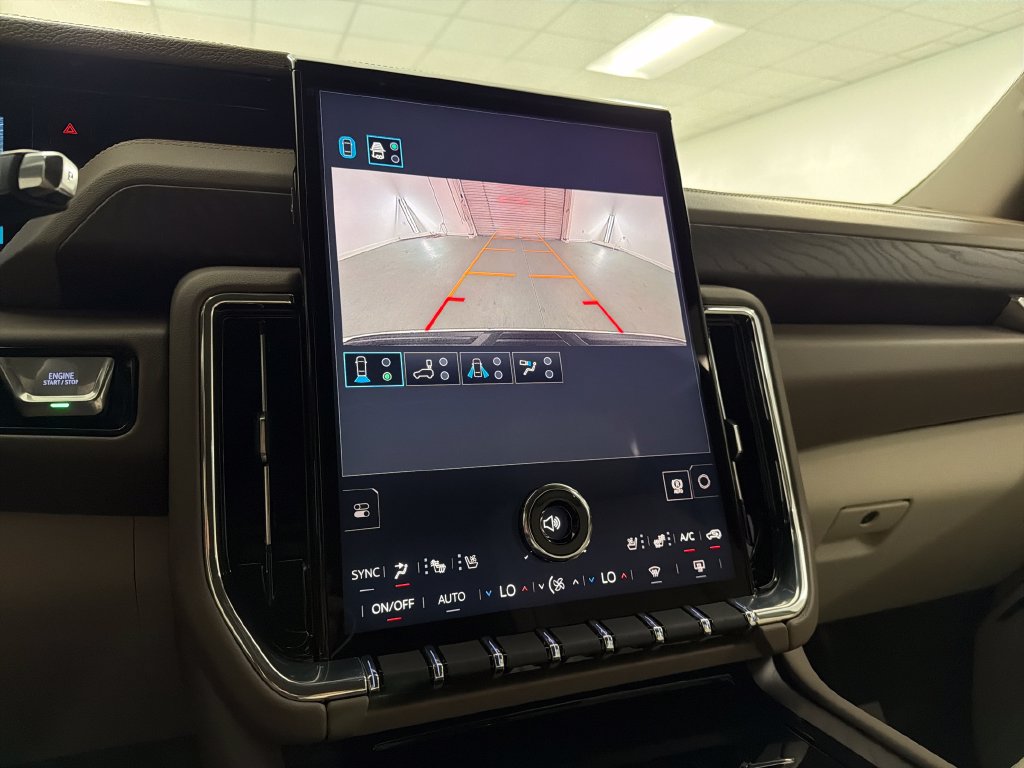 Used 2026 GMC Yukon XL Denali RWD image 17