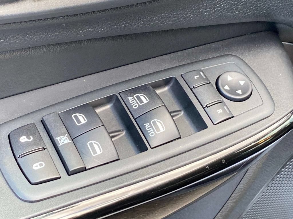 Certified 2020 Jeep Cherokee Latitude Plus AWD/4WD image 31
