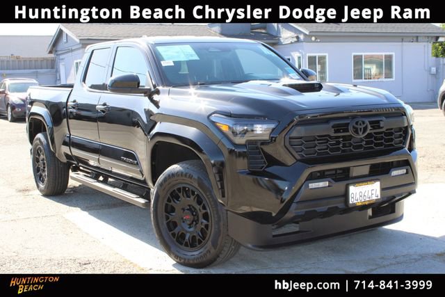 Used 2025 Toyota Tacoma TRD Sport AWD/4WD image 1