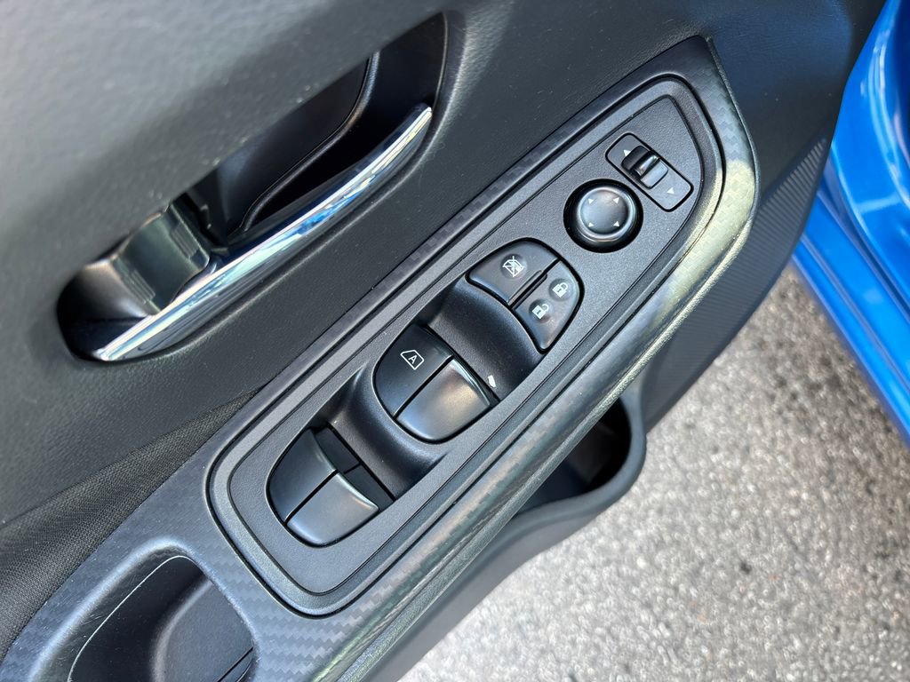 Used 2021 Nissan Versa SV image 11