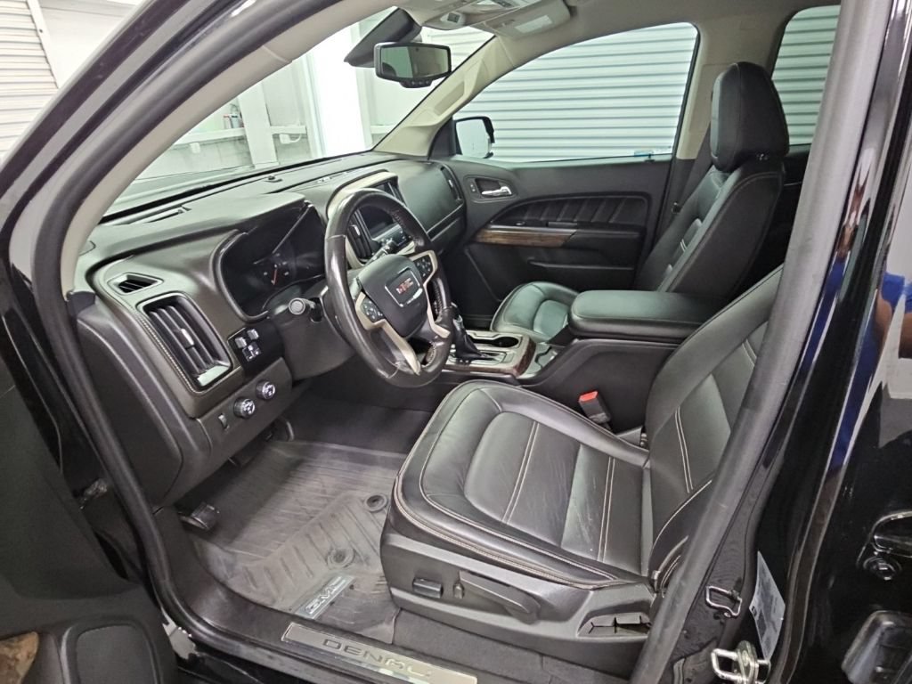 Used 2022 GMC Canyon Denali w/ Denali Black Edition Package AWD/4WD image 11