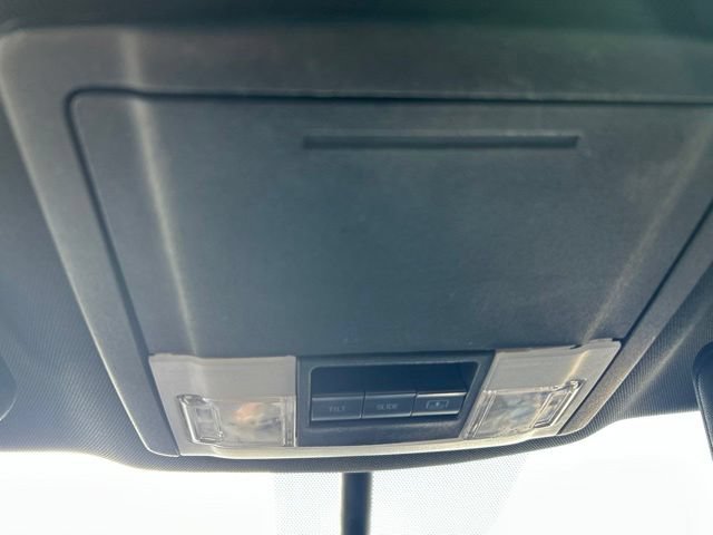 Used 2017 Ford Explorer XLT w/ Equipment Group 202A FWD image 23
