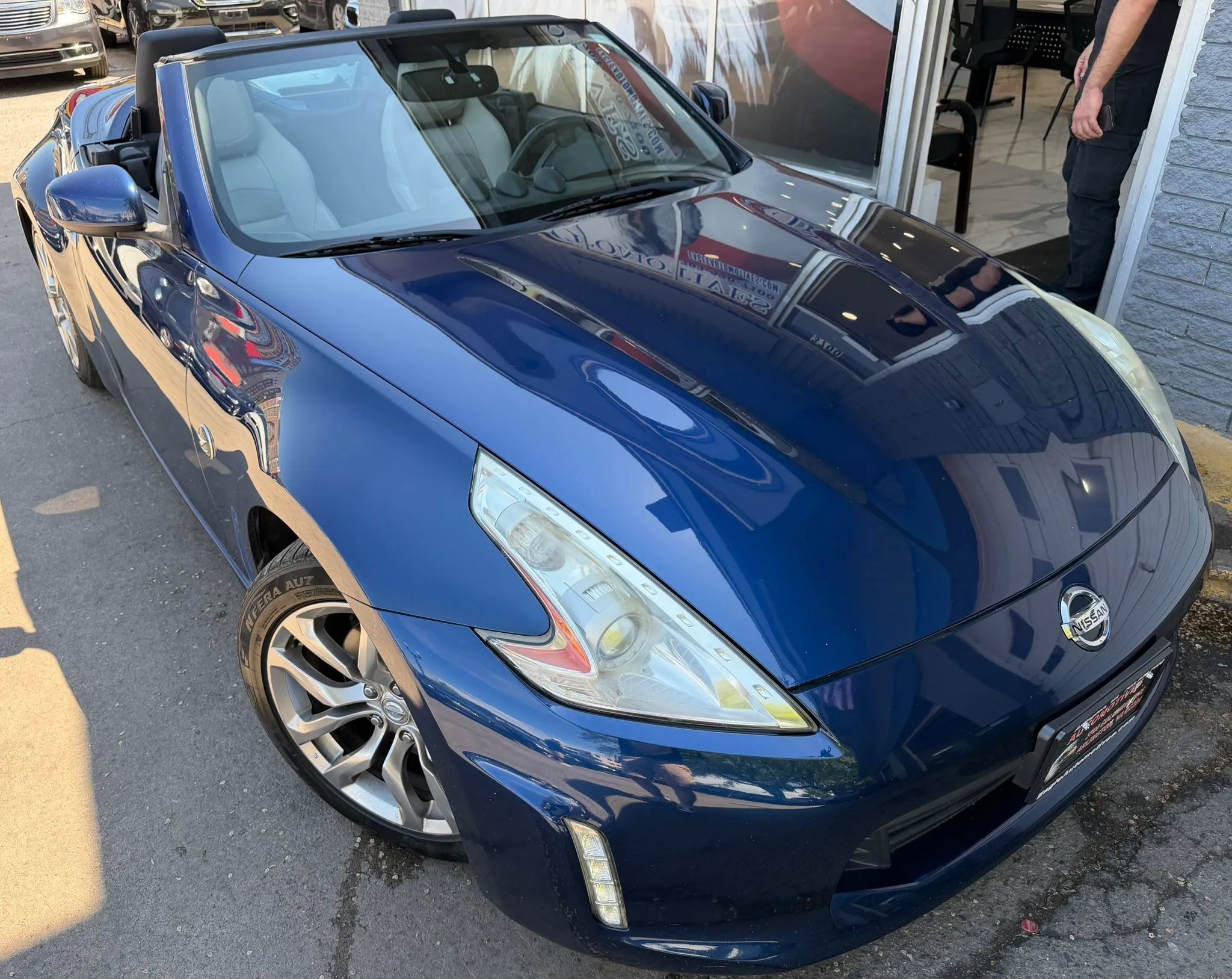 Used 2013 Nissan 370Z Touring RWD image 9