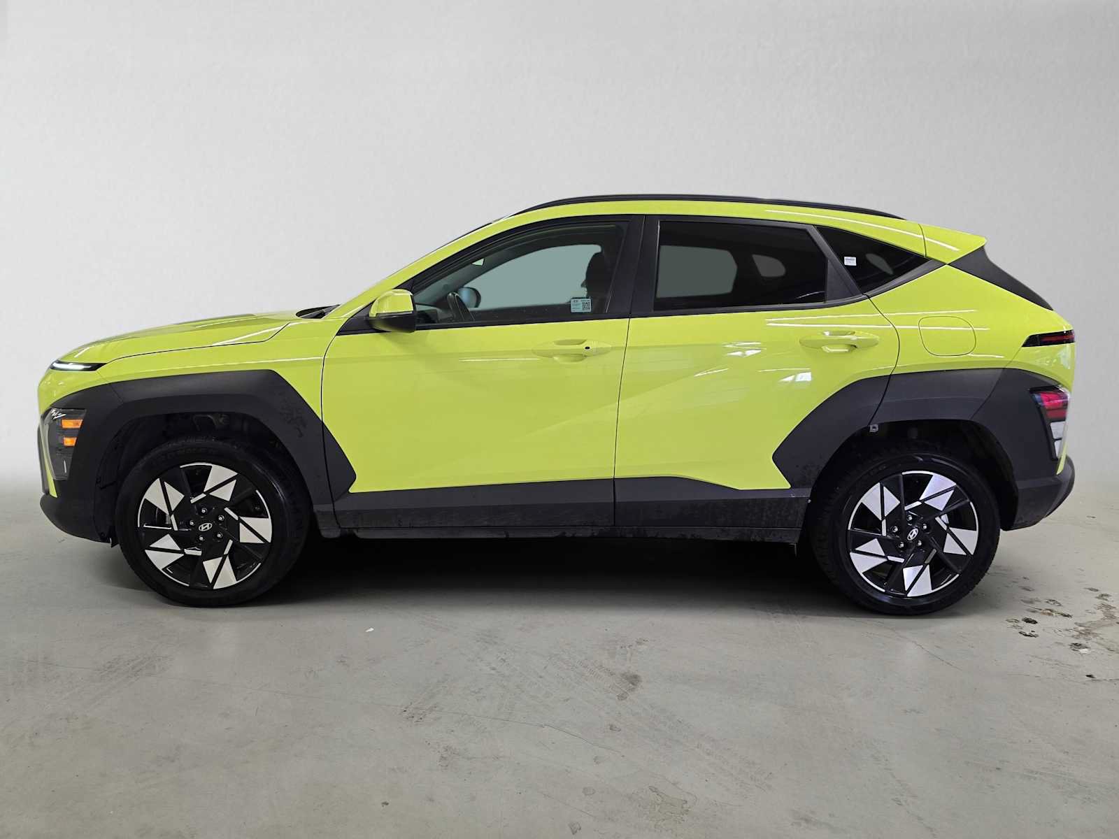 Used 2025 Hyundai Kona SEL AWD/4WD image 2