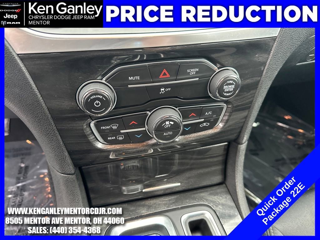 Used 2019 Chrysler 300 Touring w/ Driver Convenience Group image 16