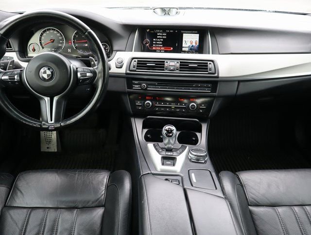 Used 2015 BMW M5 image 16