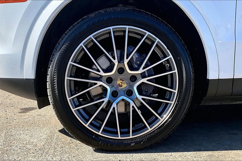 Used 2019 Porsche Cayenne image 11
