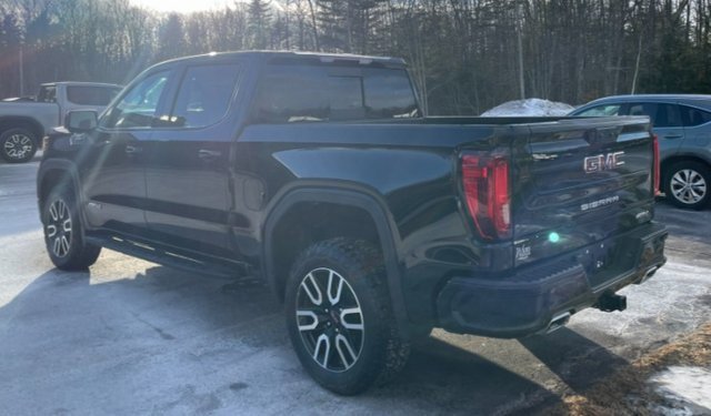 Certified 2023 GMC Sierra 1500 AT4 w/ AT4 Premium Package image 8