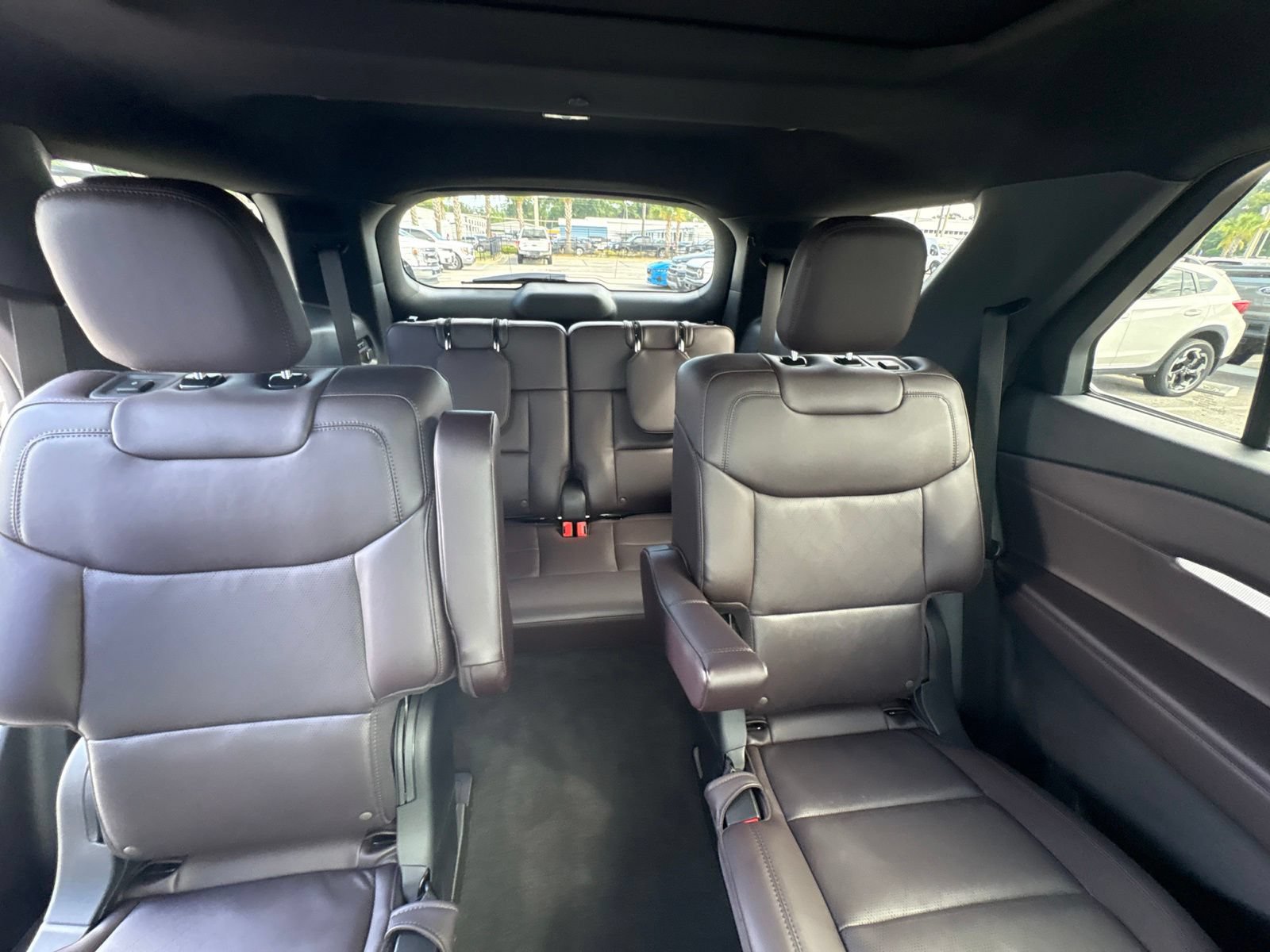 Used 2025 Ford Explorer Platinum RWD image 20