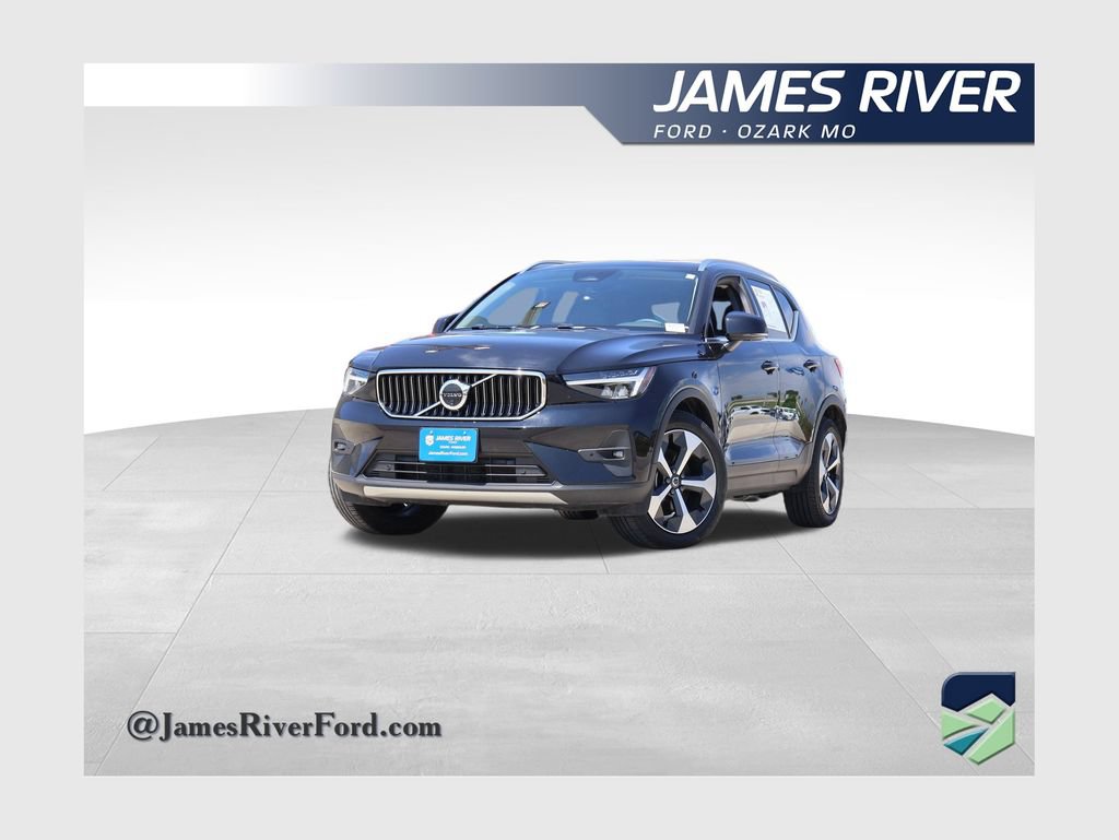 Used 2025 Volvo XC40 B5 Plus AWD/4WD image 1