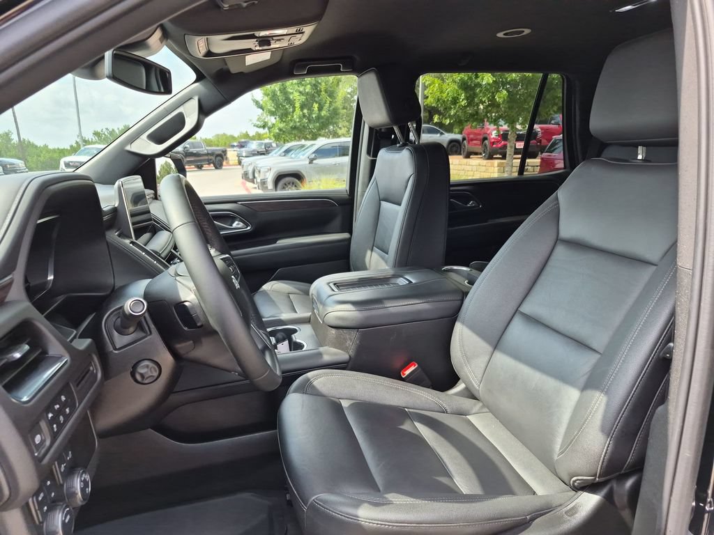 Used 2023 Chevrolet Tahoe Z71 w/ Luxury Package AWD/4WD image 23