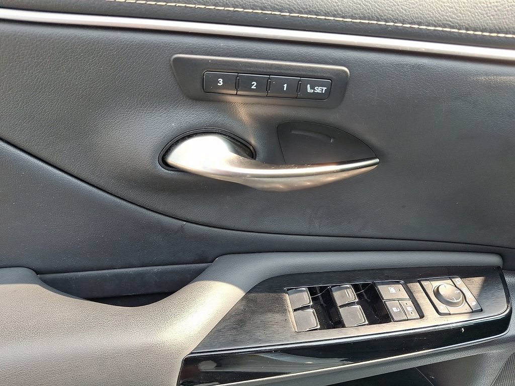 Used 2023 Lexus ES 250 w/ Premium Package AWD/4WD image 14