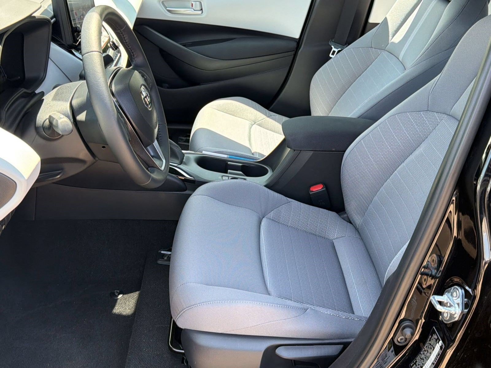 Used 2026 Toyota Corolla SE FWD image 5