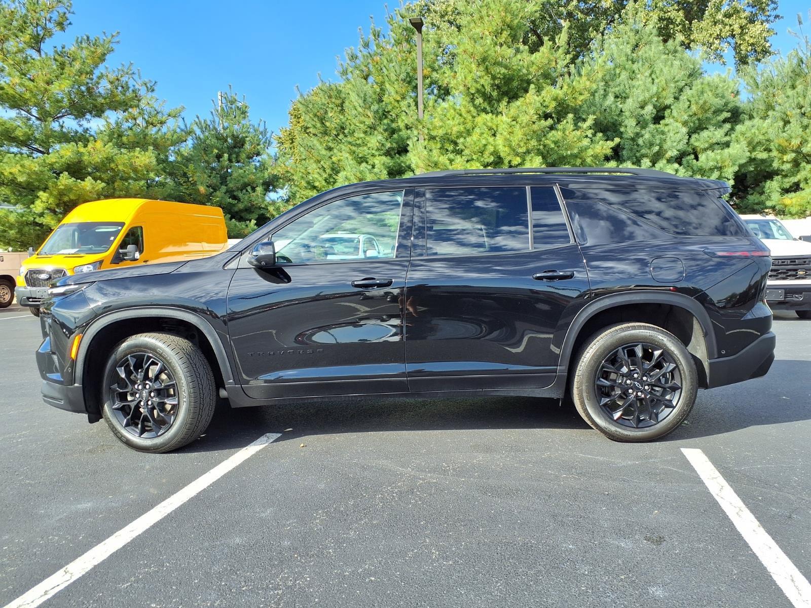 Used 2024 Chevrolet Traverse LT w/ Enhanced Driving Package FWD image 29