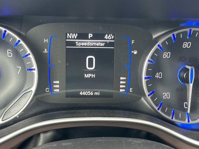 Used 2023 Chrysler Voyager LX image 41