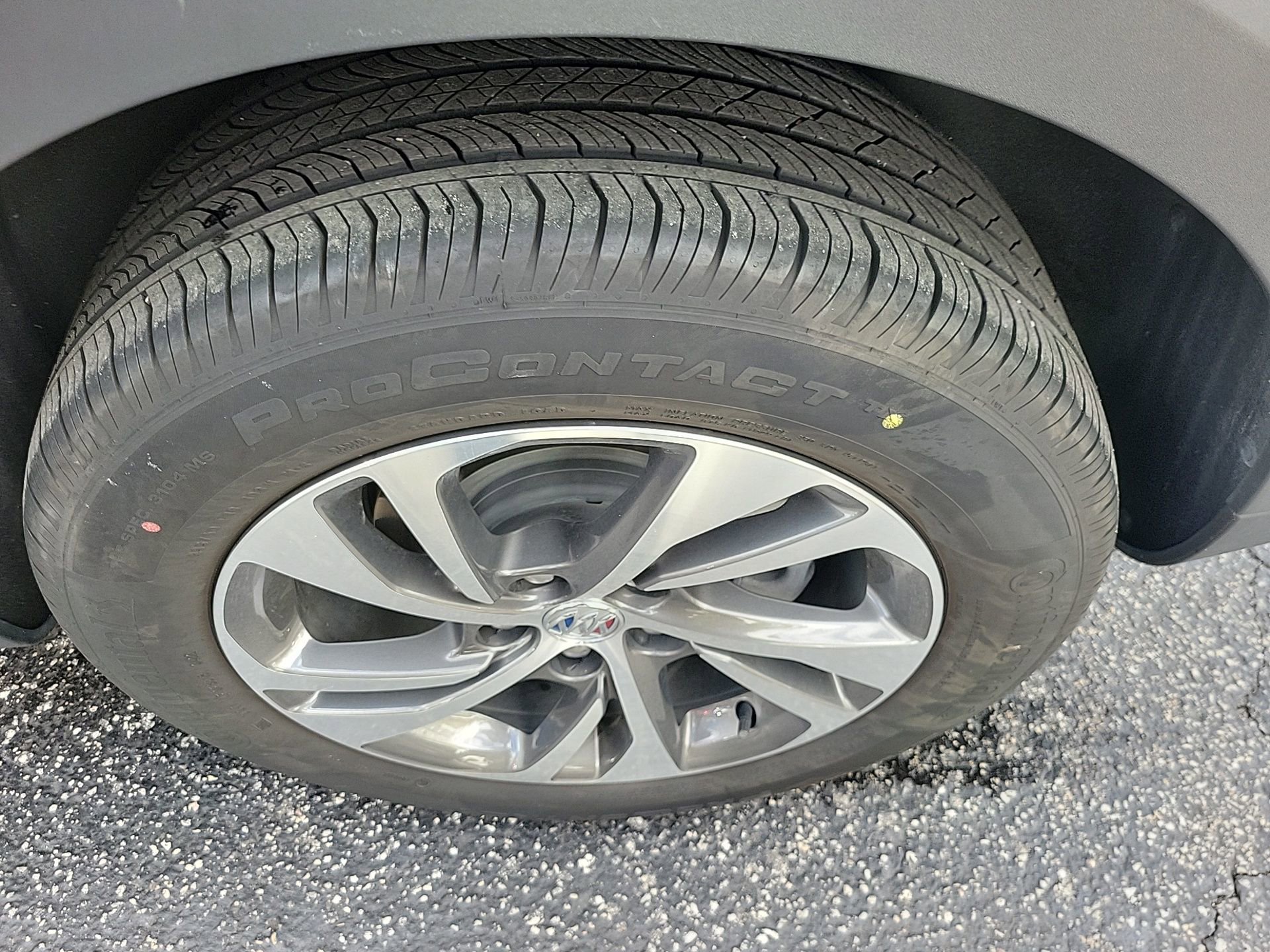 Used 2023 Buick Envision Essence image 18