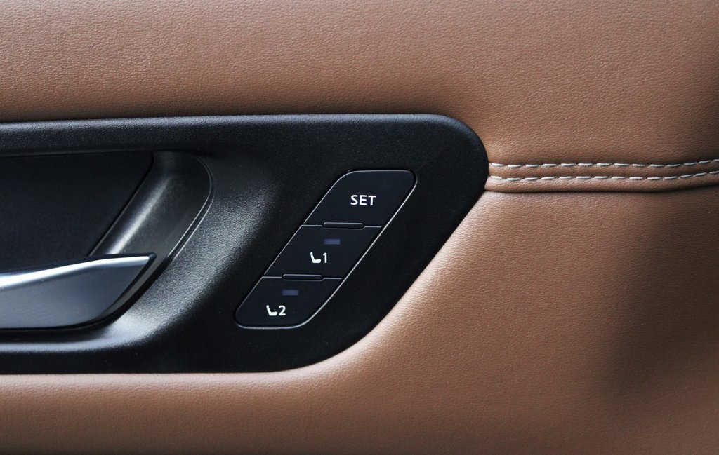 Certified 2023 Nissan Pathfinder Platinum image 46