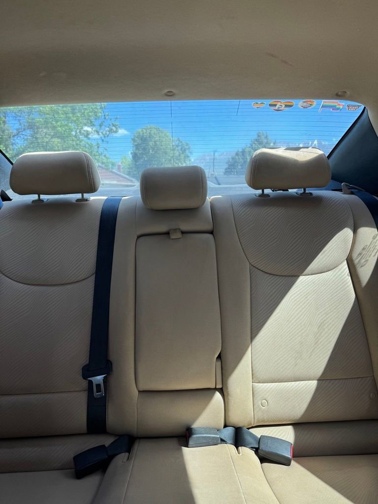 Used 2012 Hyundai Elantra GLS w/ Preferred Pkg 3 FWD image 11
