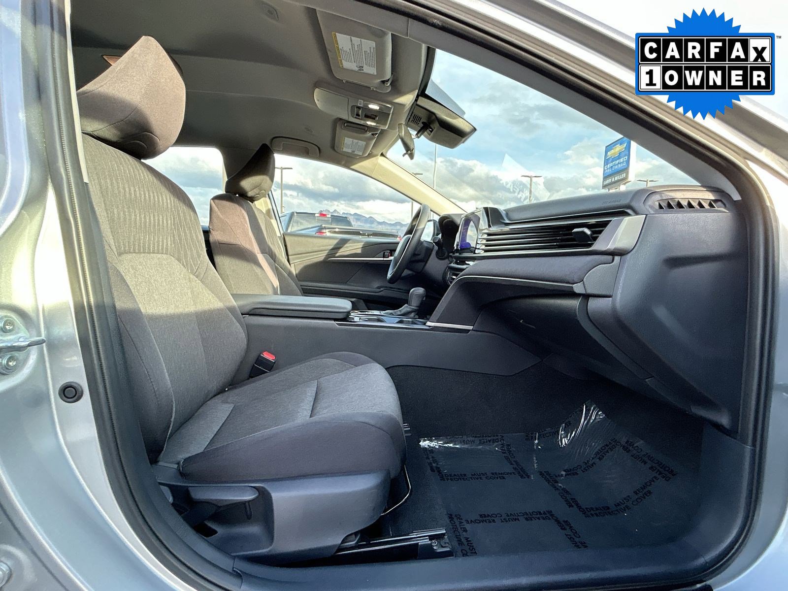 Used 2025 Toyota Camry SE image 28