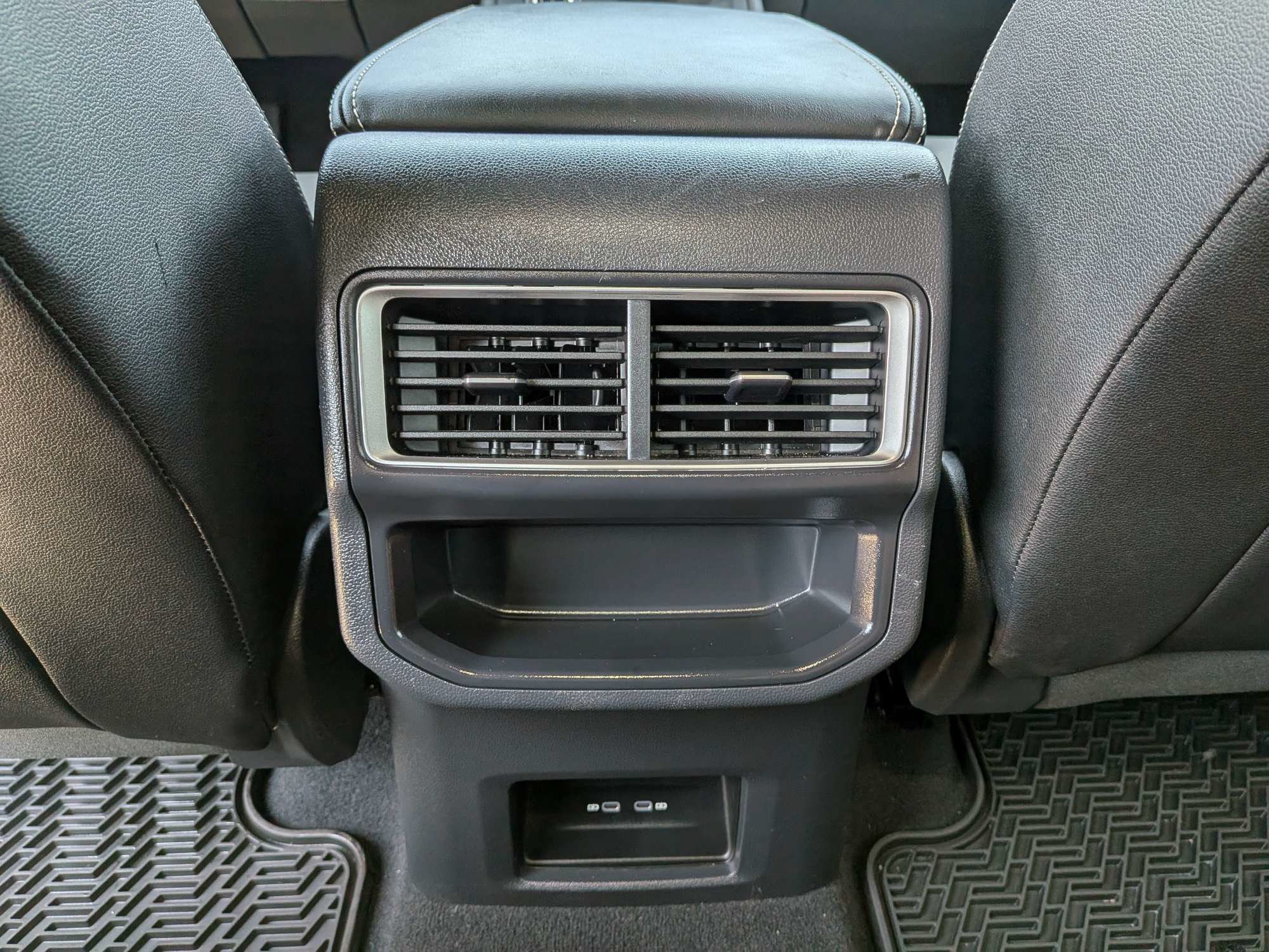 Used 2025 Volkswagen Atlas Cross Sport SE FWD image 15